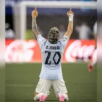 El extremo del Toluca controló el esférico con prestancia y sacó un zurdazo seco pegado al poste para sentenciar el definitivo 1-1 - Foto: X/@Uruguay