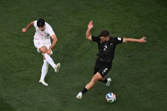 Ante un imponente marco de más de 70,000 espectadores que coparon las calzadas de la metrópoli norteamericana, las selecciones de Irán y Nueva Zelanda igualaron 2-2 - Foto: X/@NZ_Football