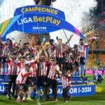 Con este logro, el cuadro barranquillero alcanzó su estrella número 12 en la máxima categoría del fútbol colombiano, consolidándose entre los clubes más laureados del país y ampliando un exitoso ciclo deportivo que comenzó con el título obtenido a finales de 2025 - Foto: X/@JuniorClubSA