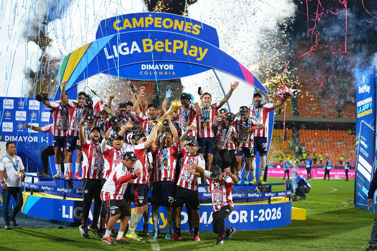 Con este logro, el cuadro barranquillero alcanzó su estrella número 12 en la máxima categoría del fútbol colombiano, consolidándose entre los clubes más laureados del país y ampliando un exitoso ciclo deportivo que comenzó con el título obtenido a finales de 2025 - Foto: X/@JuniorClubSA
