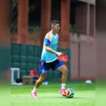 Figuras estelares de la élite mundial como Luis Díaz, junto al liderazgo del capitán James Rodríguez y la solvencia defensiva en la zaga, se perfilan como los encargados de guiar los frentes de ataque para romper el disciplinado cerrojo defensivo que se prevé propondrán los uzbekos - Foto: Federación Colombiana de Fútbol