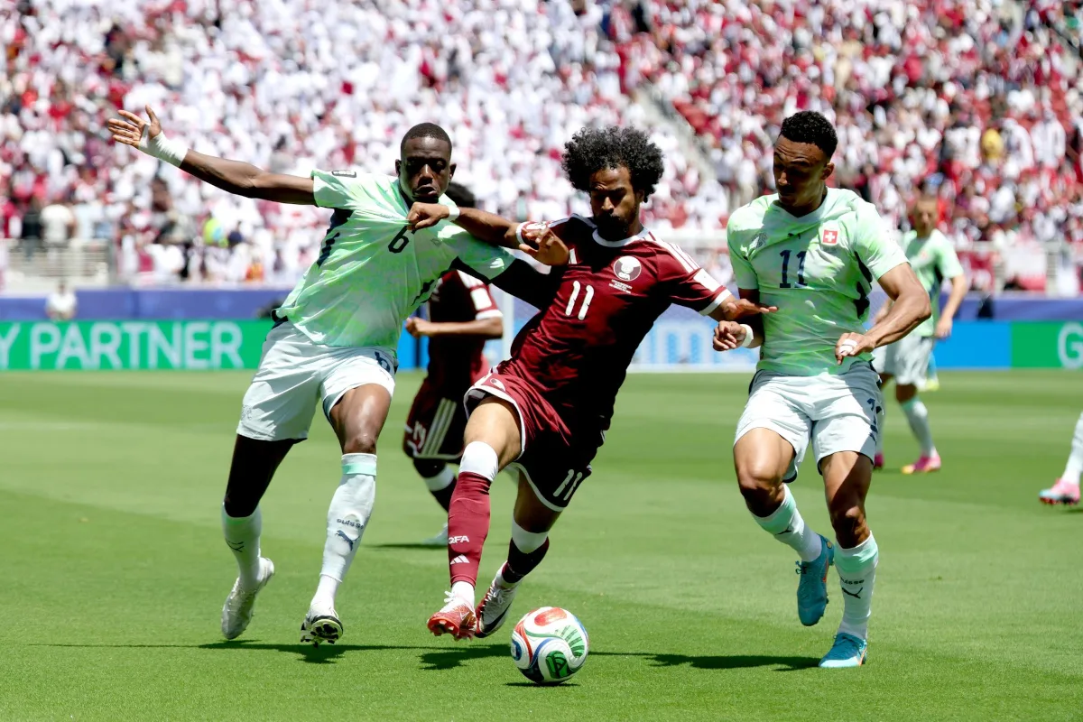 La paridad representó el primer punto conseguido por la selección absoluta de Catar en toda la historia de las Copas del Mundo, quebrando la racha de derrotas en su debut absoluto de 2022. Además, para los amantes de las curiosidades del fútbol, el partido significó el primer autogol registrado en la presente edición del certamen ecuménico norteamericano - Foto: X/@QFA