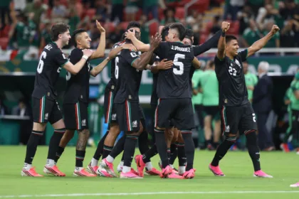 México extendió su impresionante paternidad histórica sobre los Guerreros Taeguk al registrar un récord perfecto de tres victorias en igual número de enfrentamientos en los Mundiales masculinos absolutos (tras los éxitos en Francia 1998 y Rusia 2018) - Foto: X/@miseleccionmx