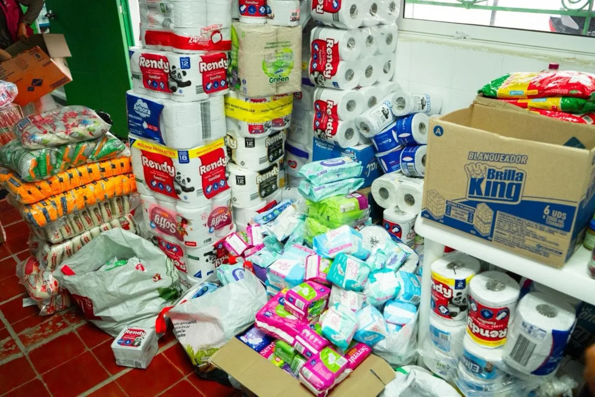 Diversas iglesias y alcaldías en Bogotá, Cúcuta, Barranquilla, Cartagena y Medellín también habilitaron centros de acopio para recolectar alimentos no perecederos, medicamentos, productos de higiene y elementos de primera necesidad - Foto: Alcaldía de Cartagena