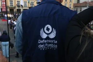 La Defensoría señaló que persisten narrativas que presentan al adversario político como un enemigo y no como un contradictor legítimo dentro de una democracia, situación que puede afectar la confianza ciudadana en las instituciones - Foto: Archivo/Ronald Cano