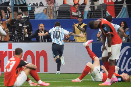 El triunfo convirtió a Messi en el futbolista con más partidos ganados en la historia del torneo de la FIFA, dejando atrás otro récord compartido con Klose - Foto: FIFA