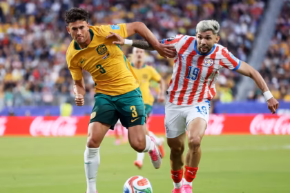 Al concretarse el reparto de unidades, la Selección de Australia aseguró de forma matemática su pasaporte a la ronda de los 32 mejores tras finalizar en la segunda posición del Grupo D. Por su parte, la Selección de Paraguay cerró su participación en el sector con el dilema de tener que esperar los resultados de los grupos restantes para ver si accede como uno de los mejores terceros lugares - Foto: FIFA