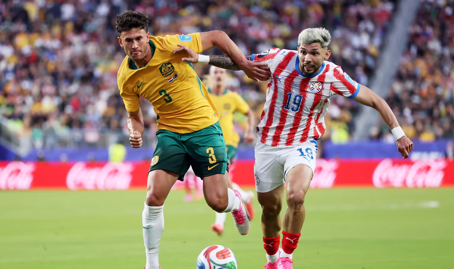 Al concretarse el reparto de unidades, la Selección de Australia aseguró de forma matemática su pasaporte a la ronda de los 32 mejores tras finalizar en la segunda posición del Grupo D. Por su parte, la Selección de Paraguay cerró su participación en el sector con el dilema de tener que esperar los resultados de los grupos restantes para ver si accede como uno de los mejores terceros lugares - Foto: FIFA