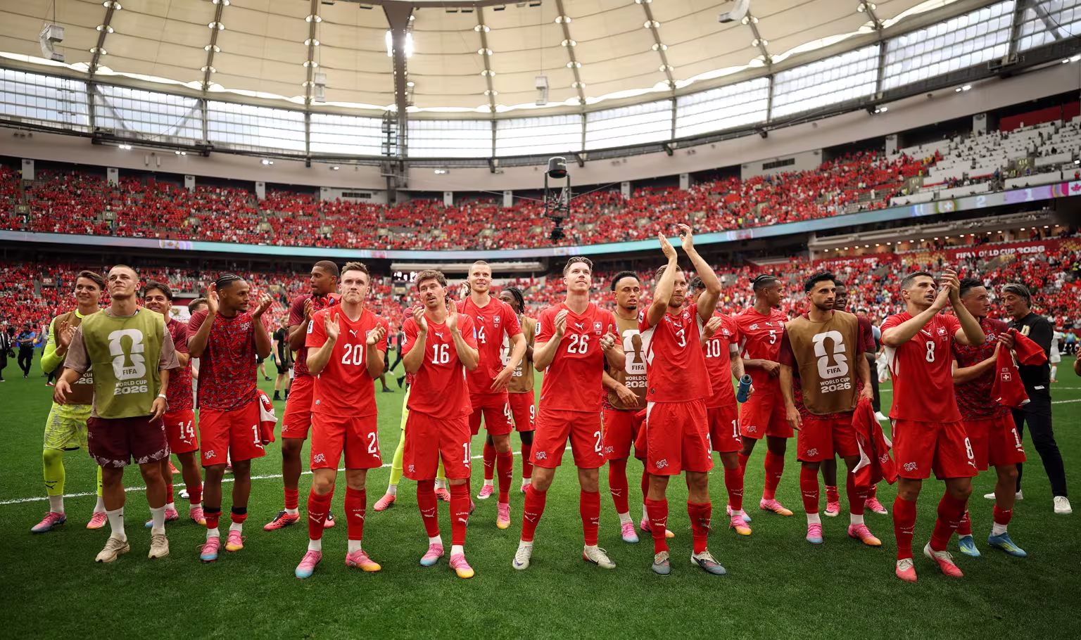 Este vibrante partido dejó sembrados varios récords importantes, siendo el más destacado el de Canadá al clasificar por primera vez en su historia a la ronda de los 32 mejores de una Copa del Mundo - Foto: FIFA