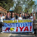 Según los voceros encargados de comunicar la determinación, la iniciativa quedará suspendida y se cancelarán las actividades relacionadas con la recolección de firmas ciudadanas que buscaban respaldar el proyecto. Con ello, el Ejecutivo opta por concentrar sus esfuerzos en otros temas considerados prioritarios dentro de la actual coyuntura política y electoral - Foto: Instagram Gustavo Petro
