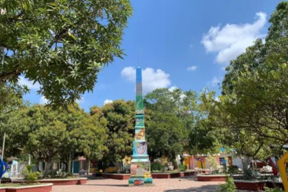Desde las primeras horas del jueves numerosos establecimientos comerciales permanecieron cerrados y varias calles registraron una inusual disminución del tránsito peatonal y vehicular. Habitantes del municipio optaron por permanecer en sus viviendas ante el temor de posibles hechos de violencia - Foto: Archivo/Radio Nacional