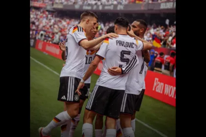 Al minuto 88 de tiempo corrido, Kai Havertz firmó su doblete particular y puso el definitivo 7-1 al picar el balón con maestría frente a la salida desesperada de Room - Foto: X/@DFB_Team