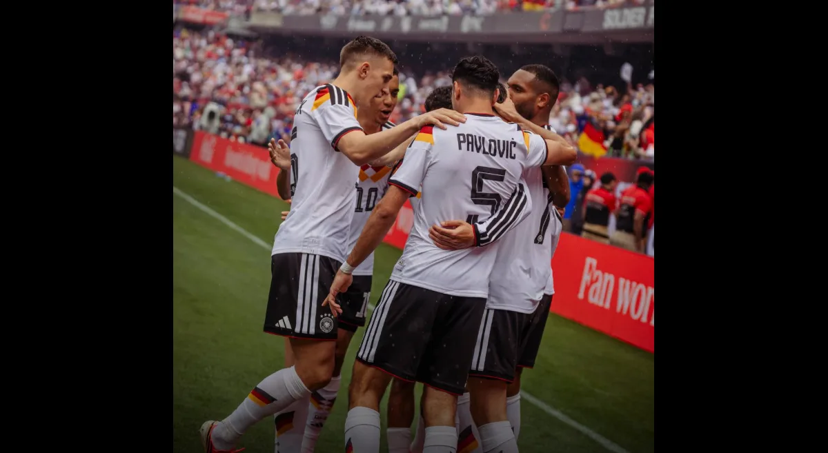 Al minuto 88 de tiempo corrido, Kai Havertz firmó su doblete particular y puso el definitivo 7-1 al picar el balón con maestría frente a la salida desesperada de Room - Foto: X/@DFB_Team