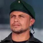 De acuerdo con las autoridades, alias 'Marlon' ejercía como principal cabecilla del Bloque Occidental Jacobo Arenas y mantenía estrechos vínculos con las estructuras Jaime Martínez y Dagoberto Ramos, organizaciones pertenecientes al Estado Mayor Central de las disidencias comandadas por alias 'Iván Mordisco' - Foto: Ministerio de Defensa