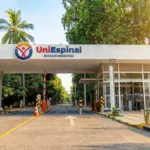 Las autoridades educativas señalaron que el seguimiento permitirá revisar información relacionada con procesos administrativos y de gobierno institucional. El objetivo es establecer si existen situaciones que requieran correctivos para fortalecer la estabilidad y sostenibilidad de la institución - Foto: Ministerio de Educación