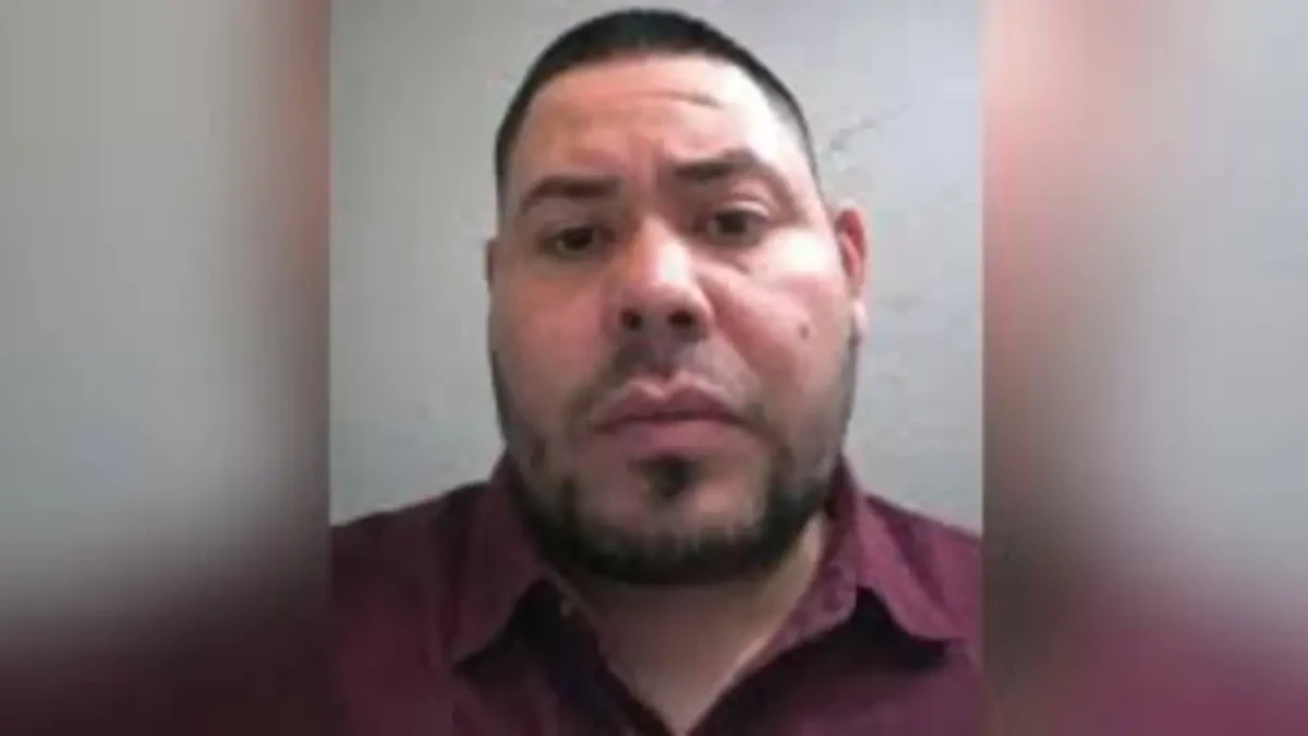 Alias "Tito" permanecía privado de la libertad mientras enfrentaba procesos judiciales por delitos relacionados con narcotráfico, desplazamiento forzado y concierto para delinquir. Las autoridades lo consideran una figura clave dentro de las actividades ilegales desarrolladas por la organización en distintas zonas de Nariño - Foto: Fiscalía General de la Nación