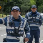 Agentes de tránsito, unidades de Policía de Carreteras y equipos técnicos monitorean permanentemente las condiciones de movilidad mediante sistemas de cámaras, sensores y herramientas de gestión inteligente del tráfico - Foto: Secretaría Distrital de Movilidad