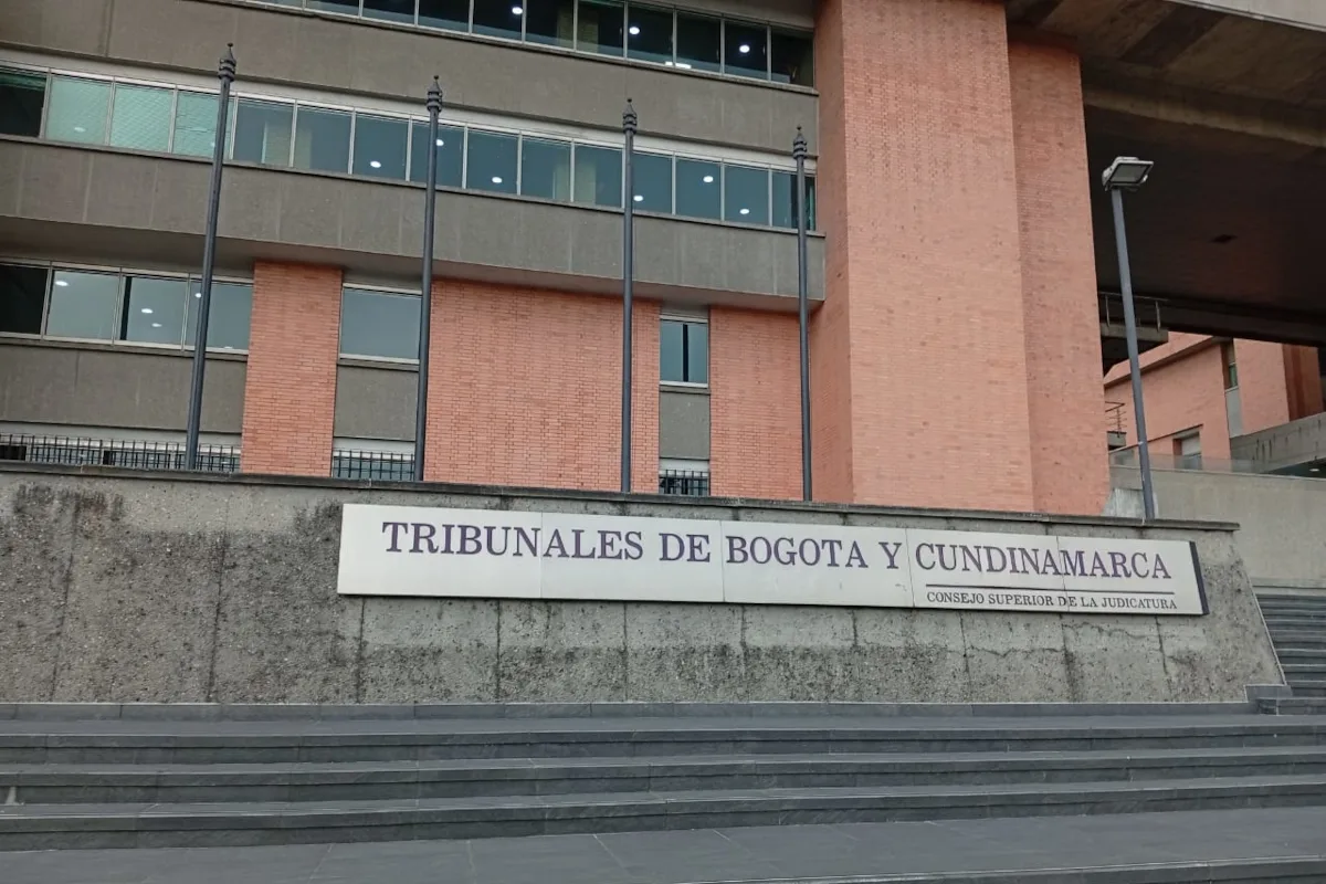 La decisión del Tribunal también reabre el debate sobre los resultados judiciales que ha dejado el caso Odebrecht en Colombia. A casi una década de conocerse el esquema internacional de sobornos, el país continúa enfrentando cuestionamientos por la lentitud de algunos procesos y por la ausencia de condenas definitivas contra varios de los protagonistas más visibles de la trama de corrupción - Foto: Archivo/Ronald Cano