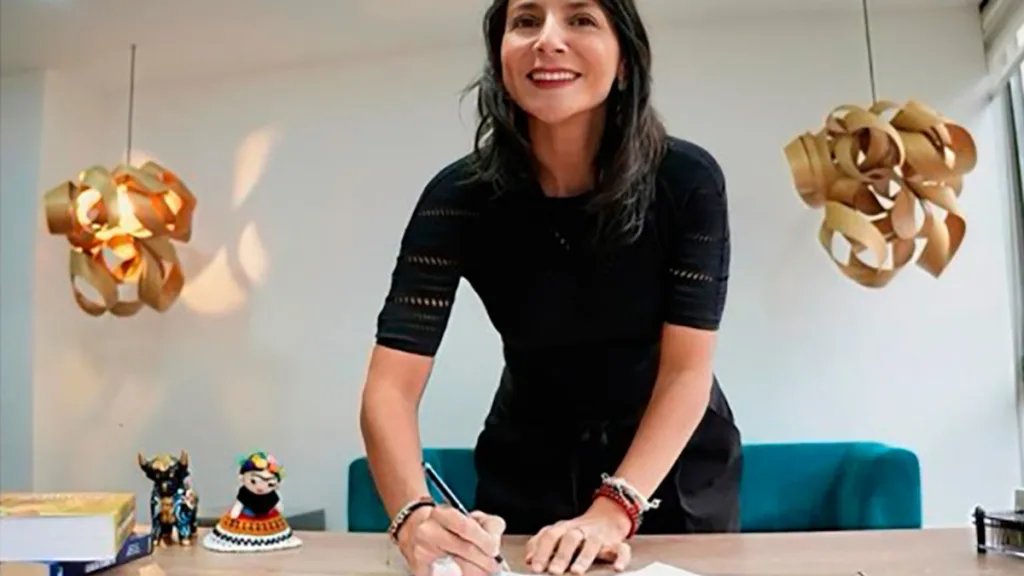 La ministra de Ambiente, Irene Vélez, afirmó que la reglamentación representa el cumplimiento de uno de los compromisos establecidos en la Ley 2206 de 2022, al desarrollar el mecanismo que permitirá registrar este tipo de coberturas vegetales - Foto: Ministerio de Ambiente
