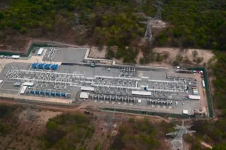 La Colectora 500 kV tendrá una capacidad que permitirá transportar grandes volúmenes de energía desde La Guajira hacia el resto del territorio. Con esta infraestructura, la generación renovable de la región podrá incorporarse de manera más amplia al sistema eléctrico y contribuir a diversificar las fuentes de abastecimiento del país - Foto: Ministerio del Ambiente