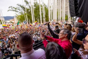 Desde el punto de vista político, la estrategia busca evitar que el cierre del empalme sea interpretado como una falta de transparencia. También permite al Gobierno saliente construir un relato público sobre los logros de la administración y dejar documentada su versión del estado en que entrega el país - Foto: Presidencia de la República