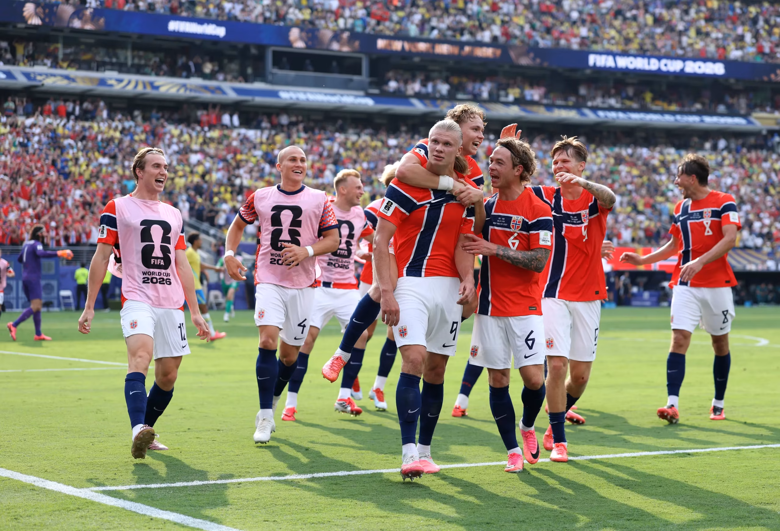 Al minuto 90, nuevamente emergió la imponente figura de Erling Haaland para capitalizar una precisa transición colectiva y marcar el 2-0 definitivo que decretaba el derrumbe de uno de los máximos favoritos a la corona del torneo - Foto: FIFA