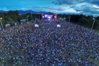 El IDRD señaló que el Conciertazo de Verano se ha consolidado como uno de los espacios musicales más esperados dentro de la programación del festival. La actividad busca que los asistentes disfruten de artistas reconocidos en un ambiente familiar, gratuito y abierto a personas de diferentes edades - Foto: IDRD