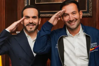 Uno de los vínculos políticos que más atención ha despertado es su cercanía con el senador Alejandro Bermeo, de Salvación Nacional. Ambos hicieron parte de la misma estrategia electoral en Tolima y conformaron fórmula política durante la campaña legislativa. Esa relación volvió a cobrar relevancia tras conocerse el nombramiento de Blanco al frente de la UNP - Foto: Didier Blanco