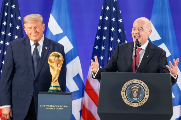 En esta edición del torneo, la mayor parte de las críticas se concentró en Estados Unidos. Diversas organizaciones de derechos humanos sostuvieron que el Mundial coincidió con un periodo de endurecimiento de las políticas migratorias, marcado por redadas del Servicio de Inmigración y Control de Aduanas (ICE), deportaciones y restricciones al ingreso de determinados grupos de migrantes - Foto: FIFA