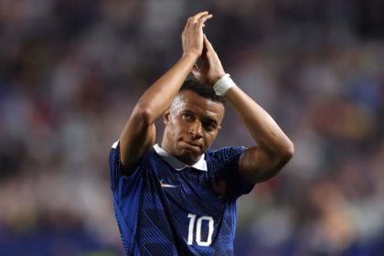 Uno de los grandes protagonistas fue el francés Kylian Mbappé. Gracias a su actuación durante el torneo alcanzó los 22 goles en Copas del Mundo, convirtiéndose en el máximo goleador de la historia del campeonato y superando a Lionel Messi, que terminó con 21, y al alemán Miroslav Klose, quien ostentó el récord durante más de una década con 16 anotaciones - Foto: FIFA