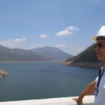 Deluque Freyle fue capturado para cumplir una condena impuesta por la Corte Suprema de Justicia por irregularidades relacionadas con contratación pública durante su administración departamental. El proceso judicial se remonta a hechos ocurridos cuando estuvo al frente de la Gobernación de La Guajira y terminó con una decisión condenatoria que ahora vuelve al centro del debate público por sus implicaciones políticas - Foto: Gobernación de La Guajira