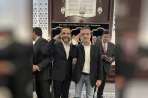 En su cuenta de X ha expresado reiteradamente afinidad con posiciones promovidas por sectores conservadores estadounidenses, especialmente aquellas asociadas al movimiento Make America Great Again (MAGA), impulsado por Donald Trump - Foto: X/@omarbula