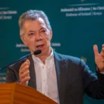 Quiero aprovechar para hacer un llamado respetuoso al gobierno entrante para que retome el camino de la implementación. No como un legado de gobierno, sino como una política de Estado que beneficia a todos los colombianos", manifestó el exmandatario, quien lideró la negociación y firma del Acuerdo con las extintas FARC en 2016 - Foto: X/@JuanManSantos