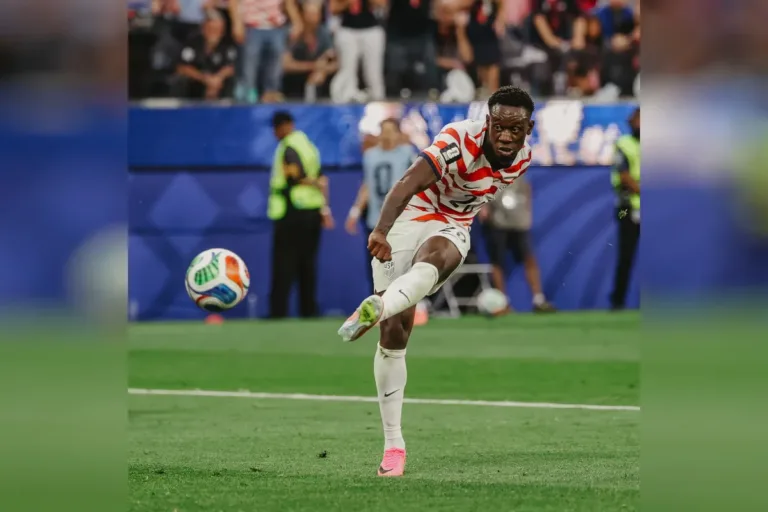 El mismo presidente que públicamente lamentó la expulsión de Balogun y expresó su deseo de que Estados Unidos afrontara el Mundial con su mejor equipo ha impulsado una reforma que, de haber existido cuando nació el delantero y de cumplirse las condiciones previstas por la medida, podría haber impedido que ese talento estuviera disponible para la selección estadounidense - Foto: Selección Nacional de Fútbol Estados Unidos