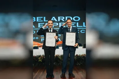 En contraste, el nuevo gobierno ha anunciado que buscará una reforma más orientada a estimular la inversión, reducir trabas para el sector privado y revisar lo que considera excesos tributarios acumulados durante los últimos años. La intención sería privilegiar medidas de eficiencia del recaudo, lucha contra la evasión y racionalización del gasto antes que nuevos aumentos generalizados de impuestos - Foto: Abelardo de La Espriella