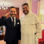 Torres Castro pertenece a la Orden de Predicadores (Dominicos), una comunidad religiosa con una larga tradición en la educación superior en Colombia y el mundo. Su trayectoria profesional ha estado ligada principalmente a la docencia, la administración universitaria, la investigación y el desarrollo de proyectos sociales, lo que le ha permitido construir un perfil más cercano a la gestión educativa que a la política partidista - Foto: Prensa Abelardo de La Espriella