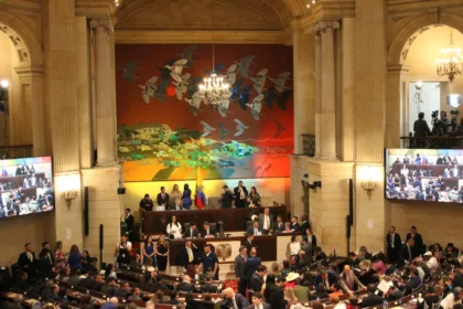 Desde el Congreso se ha insistido en que la decisión no depende exclusivamente de la voluntad del presidente electo. El presidente del Legislativo ha recordado que la ceremonia de posesión se realiza ante el Congreso de la República y que cualquier traslado excepcional de la sede requiere la aprobación de una proposición por parte de las plenarias del Senado y de la Cámara de Representantes - Foto: Archivo/Ronald Cano
