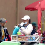 El Gobierno sostiene que la medida busca formalizar una realidad ya existente. Miles de personas trabajan algunos días a la semana o durante pocas horas al día en actividades como el servicio doméstico, pequeños comercios o labores ocasionales, muchas veces sin afiliación a la seguridad social - Foto: Archivo/Ronald Cano