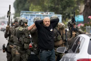 Diversas organizaciones defensoras de derechos humanos consideran que trasladar esas investigaciones a una dependencia del propio Departamento de Seguridad Nacional puede generar un conflicto de interés. En su criterio, cuando una misma estructura institucional investiga la actuación de sus propios funcionarios, aumenta la percepción de falta de imparcialidad, aun cuando los investigadores actúen con autonomía profesional - Foto: DHS