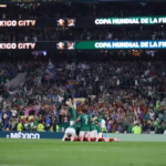 El cuadro dirigido por el "Vasco" Aguirre volverá a pisar la cancha del Estadio Ciudad de México (Estadio Azteca) el próximo domingo 5 de julio de 2026, donde buscará el boleto a los cuartos de final enfrentando al ganador de la llave entre Inglaterra y la República Democrática del Congo - Foto: FIFA