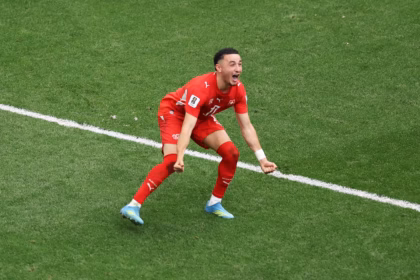 Pese a que Juan Fernando Quintero, Jaminton Campaz y Luis Díaz acertaron sus cobros por Colombia, los fallos consecutivos de Dávinson Sánchez y Cucho Hernández sentenciaron la historia; en contraparte, Granit Xhaka, Zeki Amdouni, Cedric Itten y finalmente Rubén Vargas anotaron para sellar el definitivo 4-3 en la definición - Foto: FIFA