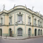 Por el momento, sin embargo, no existe confirmación de que el teatro Guillermo León Valencia haya sido escogido como sede de la sesión del Congreso ni de que el traslado posterior al Cantón Militar haga parte del protocolo oficial - Foto: Bernard Gagnon