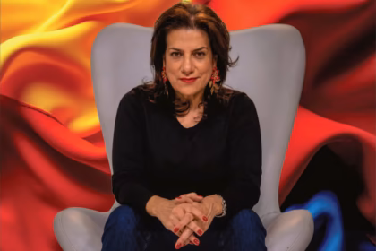 Entre los cargos más relevantes de su hoja de vida figura su paso por la Junta Nacional de Televisión de la extinta Autoridad Nacional de Televisión (ANTV), donde participó en decisiones relacionadas con la regulación del sector televisivo y la administración del espectro. También fue asesora de la Comisión Nacional de Televisión (CNTV), vicepresidenta de Radio de Inravisión, directiva de Canal Capital y ha integrado diferentes juntas relacionadas con los medios públicos - Foto: Prensa Abelardo de La Espriella