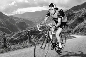 Criado entre las montañas boyacenses, desarrolló desde muy joven las condiciones físicas que más tarde lo convertirían en uno de los mejores escaladores que ha dado el ciclismo colombiano. Su talento comenzó a hacerse evidente cuando apenas llevaba un par de años compitiendo - Foto: Fedeciclismo