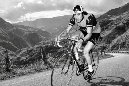 Criado entre las montañas boyacenses, desarrolló desde muy joven las condiciones físicas que más tarde lo convertirían en uno de los mejores escaladores que ha dado el ciclismo colombiano. Su talento comenzó a hacerse evidente cuando apenas llevaba un par de años compitiendo - Foto: Fedeciclismo