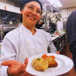 Aurora nació en Bogotá y llegó a Estados Unidos en 2021. Como muchas otras personas, dejó atrás una vida construida durante décadas para comenzar de nuevo en un lugar donde el idioma, las costumbres y las reglas eran distintas - Foto: Julieth Cabral