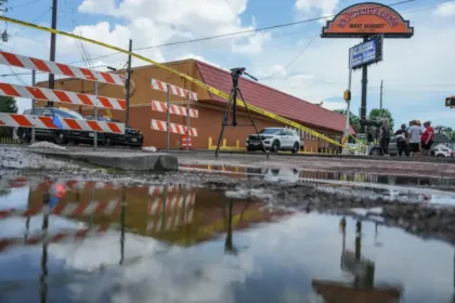 De acuerdo con la versión oficial del Departamento de Seguridad Nacional (DHS) y de ICE, el operativo se desarrolló en Houston, Texas, como parte de una acción dirigida contra Lorenzo Salgado Araujo - Foto: Houston Chronicle