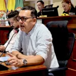 La controversia se amplificó por el antecedente político de Buitrago y su actividad en redes sociales durante la campaña de De la Espriella. De ahí surgió la caracterización de algunos críticos que lo presentan como parte del entorno de activismo digital que acompañó al entonces candidato y que ahora estaría siendo premiado con un cargo de alto nivel - Foto: Alcaldía de Pereira