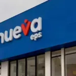 Desde una perspectiva técnica, la pregunta central no es únicamente cuántos afiliados pueden salir de la Nueva EPS, sino qué ocurrirá con las obligaciones acumuladas. El traslado de usuarios no elimina automáticamente las deudas con hospitales, clínicas, proveedores de medicamentos y otros prestadores. Tampoco borra los déficits financieros ni resuelve las dificultades administrativas que hayan contribuido a la crisis. La Nueva EPS podría tener menos usuarios, pero conservaría obligaciones anteriores y problemas patrimoniales que requerirían un plan de saneamiento independiente - Foto: Nueva EPS