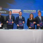 El expediente, elaborado a partir del proceso de empalme entre los gobiernos saliente y entrante, reúne más de 80 casos que la nueva administración considera suficientemente relevantes para ponerlos en conocimiento de las autoridades competentes - Foto: Presidencia